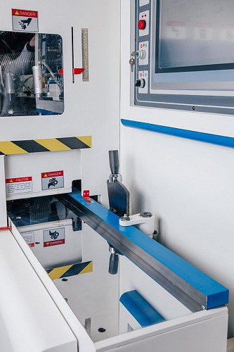 Хромированный подающий стол