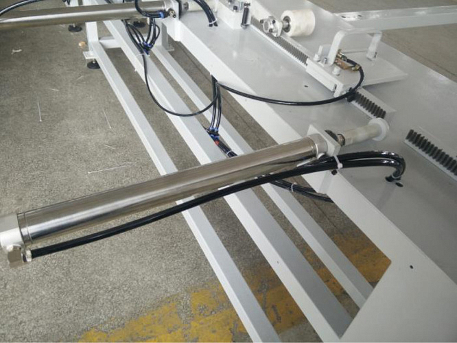 БОКОВЫЕ ТОЛКАТЕЛИ