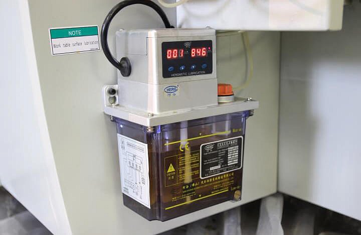 Автоматическая смазка рабочего стола по таймеру