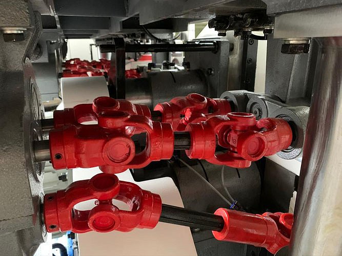 УСИЛЕННЫЕ КРЕСТОВИНЫ КАРДАНОВ И МАССИВНЫЕ РЕДУКТОРЫ