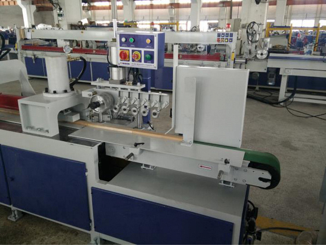 ПОДАЮЩИЙ КОНВЕЙЕР С МАГАЗИНОМ