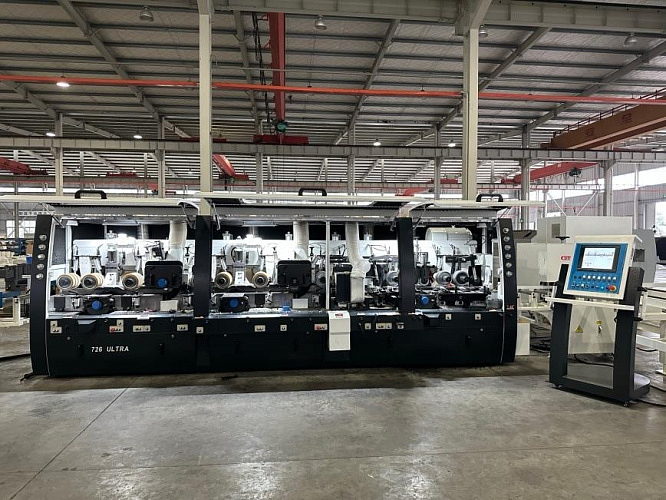 МАССИВНАЯ БАЗА СТАНКА С РАЗНЕСЕННЫМИ ШПИНДЕЛЬНЫМИ УЗЛАМИ