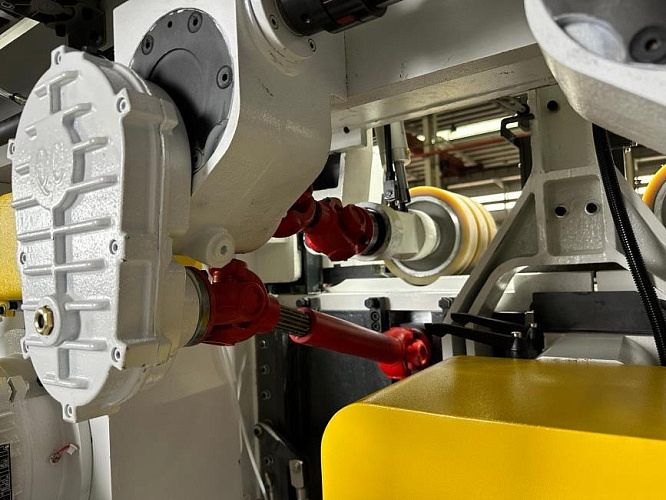 СПЕЦИАЛЬНЫЕ КРЕСТОВИНЫ КАРДАНОВ И ВЫСОКОСКОРОСТНЫЕ ЛИТЫЕ РЕДУКТОРЫ