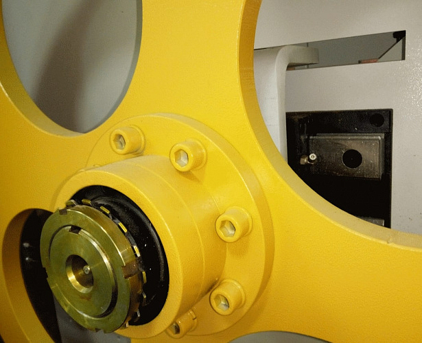 ТЕХНИЧЕСКОЕ ОБСЛУЖИВАНИЕ И СМАЗКА