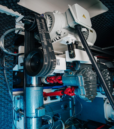 УСИЛЕННЫЕ КРЕСТОВИНЫ КАРДАНОВ И МАССИВНЫЕ РЕДУКТОРЫ