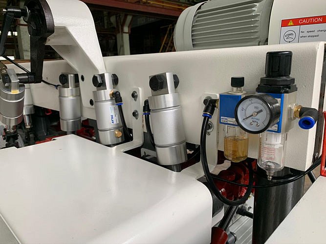 ПНЕВМАТИЧЕСКОЕ УПРАВЛЕНИЕ ПРИЖИМАМИ