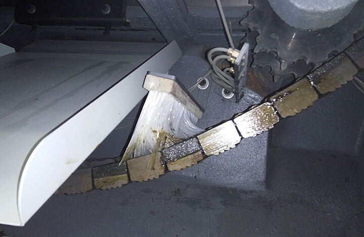 Очистка подающей гусеницы