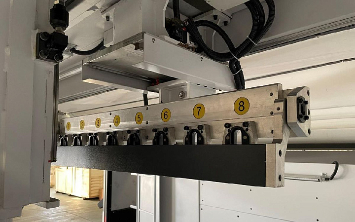 МАГАЗИН ИНСТРУМЕНТОВ НА 8 ПОЗИЦИЙ