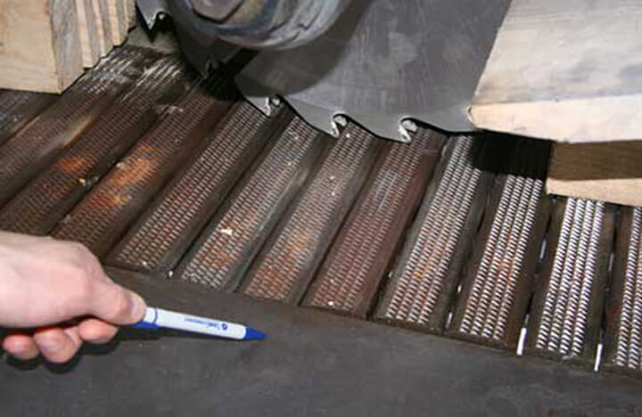 Конвейерная гусеничная подача заготовок