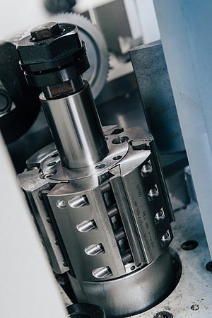 УВЕЛИЧЕННАЯ ЧАСТОТА ВРАЩЕНИЯ ШПИНДЕЛЕЙ 8000 ОБ/МИН