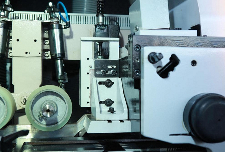 МАССИВНЫЕ ПРИЖИМНЫЕ ПЛИТЫ С ПНЕВМАТИЧЕСКОЙ РЕГУЛИРОВКОЙ