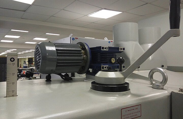 Перемещение пильного вала по высоте