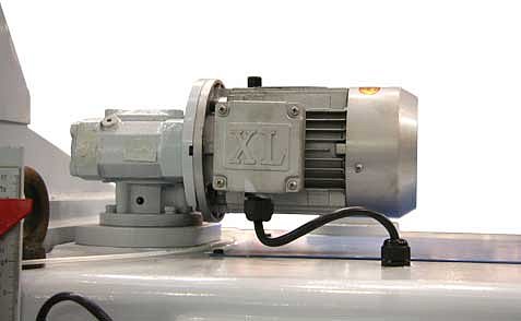 Двигатель прижимных роликов